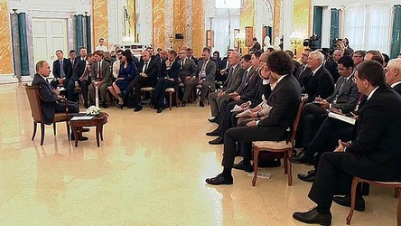 18 июня в рамках XIX Петербургского международного экономического форума состоялась встреча Владимира Путина с руководителями российских промышленных предприятий.