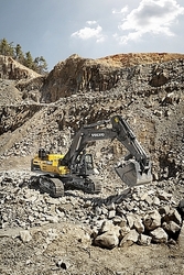 Volvo EC750D демонстрирует великолепную производительность в самых тяжелых условиях работы