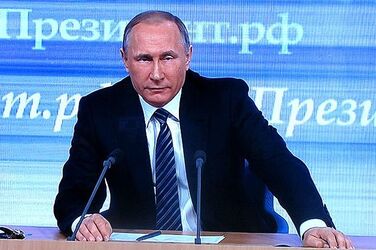 Использует ли Россия плюсы падения цен на нефть?