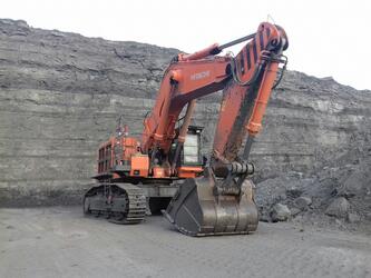 Hitachi EX1200 установил новый рекорд производительности.