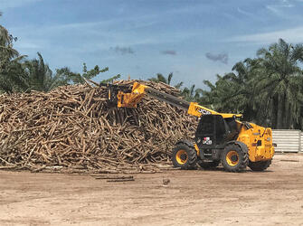 JCB отправила технику в помощь пострадавшему от стихийных бедствий острову Сулавеси