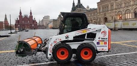 Наш любимец Bobcat S450 на Красной площади