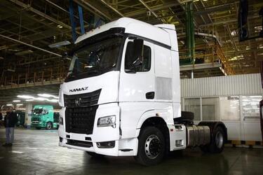 На автомобильном заводе собрали первый КАМАЗ-54901 с кабиной К5