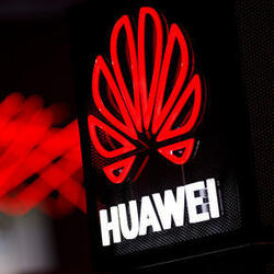Huawei может сменить Android на российскую ОС