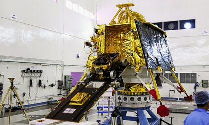 Индийская лунная миссия "Чандраян-2" отменена за несколько минут до запуска