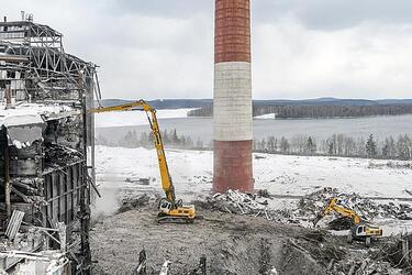 Техника Liebherr помогла осуществить снос устаревшего энергоблока Нижнетуринской ГРЭС