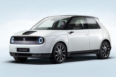 Новая серийная Honda: без зеркал и с пятью экранами в салоне