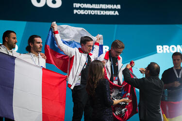 Студенты МГОК стали победителями международного чемпионата WorldSkills «Промышленная Робототехника» 