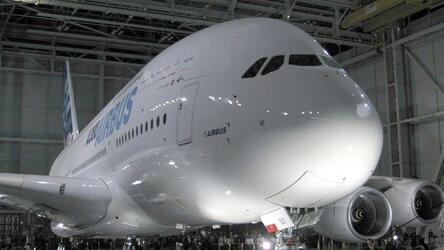 Airbus выпустит самолет без вредных выбросов