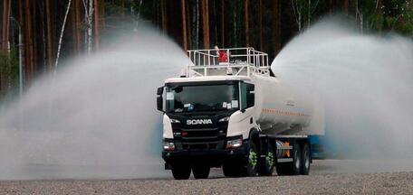 Scania и «УралСпецТранс» выпустили уникальную автоцистерну для работы в карьере