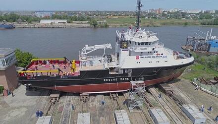 Спасательный буксир "СБ-742" проходит заводские испытания в Черном море