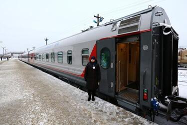 В Югре на маршрут вышел первый пригородный поезд нового поколения