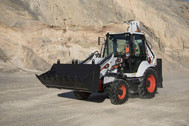 Новинка лета 2020: экскаватор-погрузчик Bobcat В730 Gen2