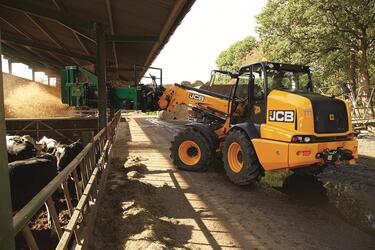 В России продан первый сельскохозяйственный погрузчик JCB Telemaster 