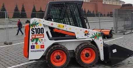 Мини-погрузчик Bobcat S100 для ГУМ-Ярмарки