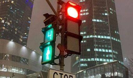 В Москве заработали модульные светофоры Ростеха