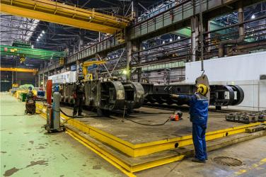 УЗТМ отгрузил два новых экскаватора ЭКГ-18 на Эльгинское месторождение угля в Якутии