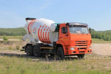 Российский завод выпустил новые модели автобетоносмесителей на шасси КАМАЗ