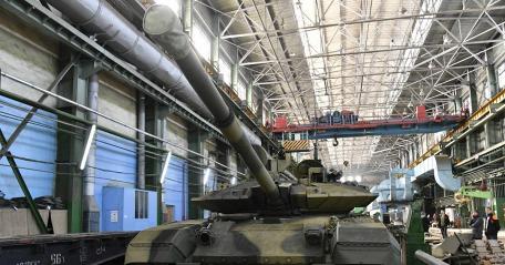 Уралвагонзавод отправил в войска партию танков Т-90М