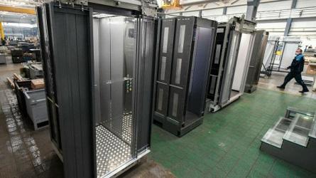 ЩЛЗ оборудовал лифты системой бесконтактного управления