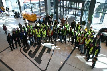 Машины JCB проверили операторов на прочность