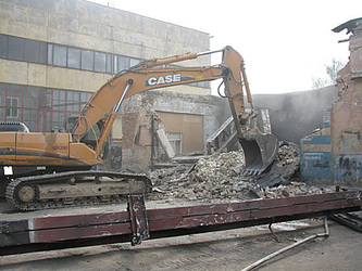 На территории нашего предприятия начато строительство нового производственно-складского комплекса.