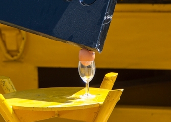 ЧЕТРА представила бульдозер с системой нивелирования Leica