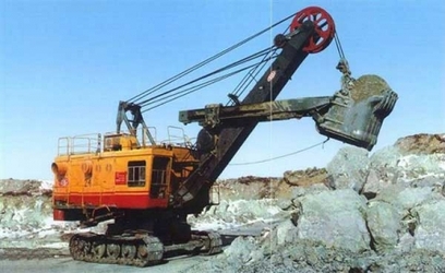 В Мурманской области начал работать уралмашевский экскаватор ЭКГ-5А с новым типом привода