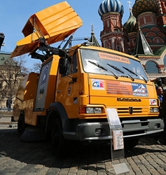 Всесезонная подметально-уборочная машина Brodd Spider