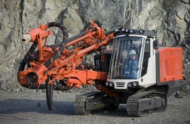 Sandvik Construction обновляет серию среднегабаритных гидромолотов Rammer