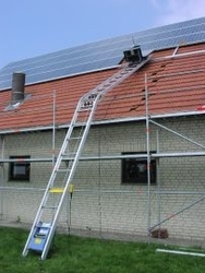 На отечественном рынке спецтехники появился новый грузовой подъёмник