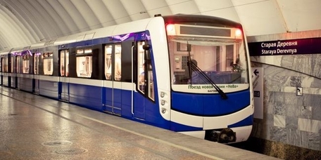 Петербург получит в опытную эксплуатацию современный низкопольный трамвай и автобусы