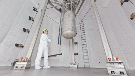 Физики раскрыли первые результаты LUX- "охотника за темной материей"
