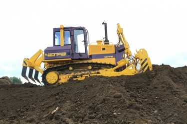 ЧЕТРА наращивает поставки техники на месторождение им. Требса и Титова