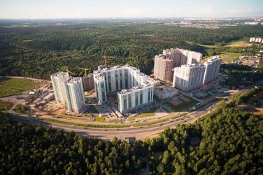 Мини-погрузчик Forway трудится в «Изумрудных холмах»