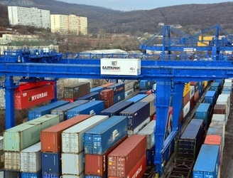 Балткран получил заказ на контейнерные краны для космодрома Восточный